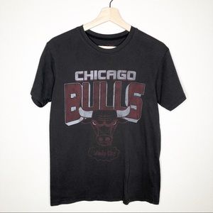 🛍3/$25 Chicago Bulls Gray Graphic Tee Medium